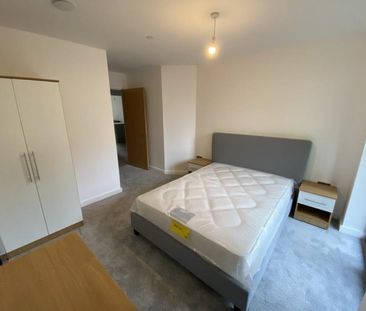 2 bedroom Flat To Let Total Size: 785 SQ FT - Photo 4