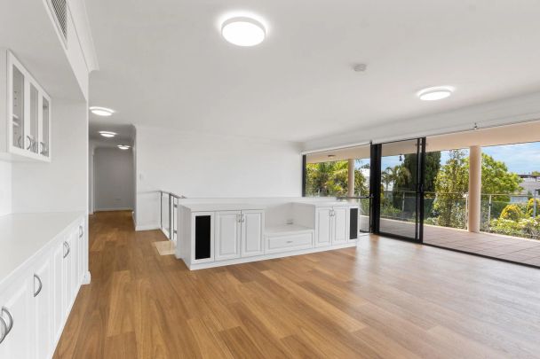 Contemporary Luxury Living in One of Perth's Most Exclusive Addresses - Photo 1