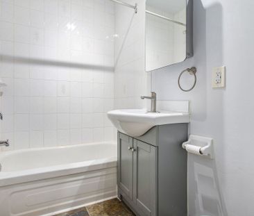 For Lease - 256 Park Park Unit# 2, Vanier and Kingsview Park, Ontario - Photo 3