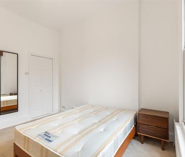 Minster Road, London - Photo 3