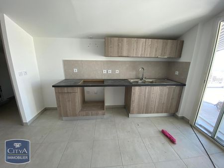 Location Appartement 4 pièces 110m² STE CLOTILDE 97490 - Photo 5