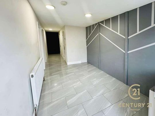 Walnut Tree Road, TW5 - Photo 1