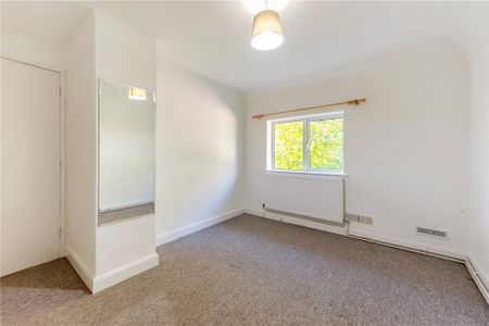 3 bedroom parking to rent - Photo 4