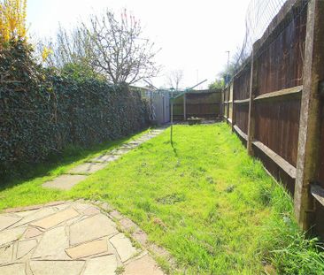 2 bed end of terrace house to rent in Bosanquet Close, Uxbridge, UB8 - Photo 1