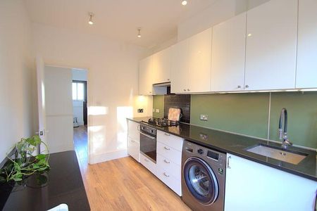 3 bedroom semi-detached house to rent - Photo 2