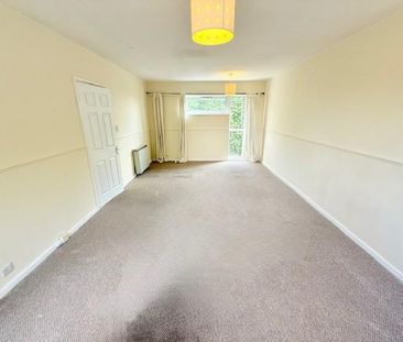 2 bedroom Flat To Let - Photo 4