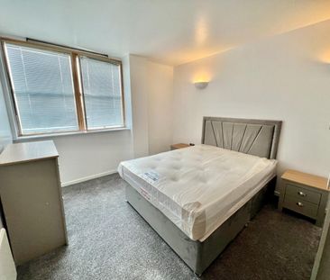 2 bedroom Flat To Let - Photo 3