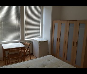 Room in a Shared House, Chapter Road, NW2 - Photo 3