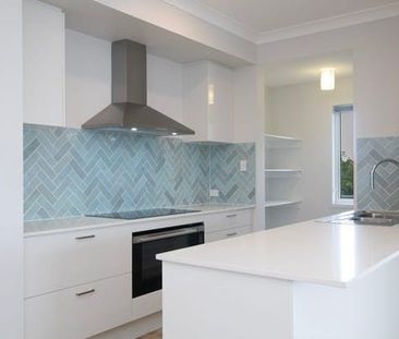 Modern Coastal Living with Views of the Ocean - Photo 2