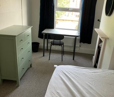 6 bedroom house - Photo 6