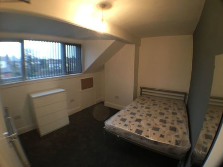 4 Bed - 12 Beechwood Street, Burley, Leeds - LS4 2LX - Student - Photo 3