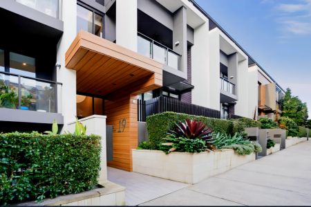 19 Minogue Cres, Sydney - Photo 3