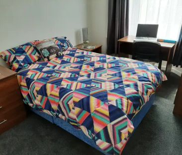 4 Bedrooms-First Floor Front - Photo 1