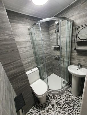 4 Bed Flat, Clarendon Road, LS2 - Photo 1