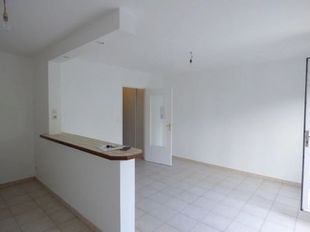 Location Appartement 1 pièces 29 m2 à Noisy-le-Grand - Photo 2