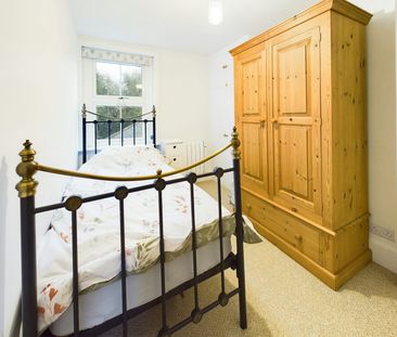 Semi-detached house to rent on - Photo 4
