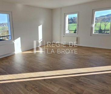 Magnifique appartement rénové de 4,5 pièces avec balcon à Montet - Foto 1
