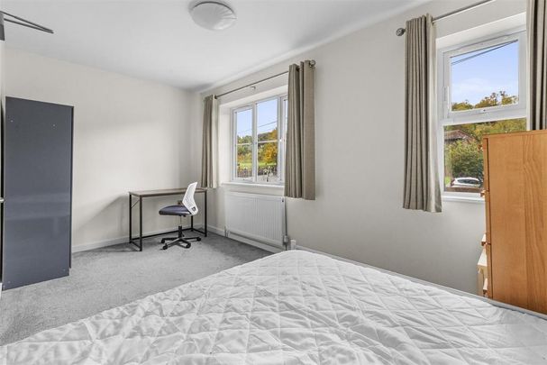 1 bedroom in a house share to rent - Photo 1