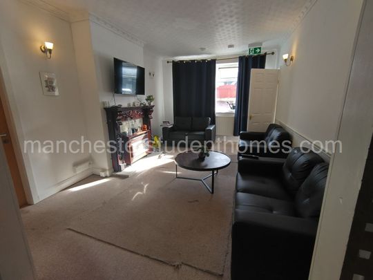 Foxholes Road, Hyde, SK14 5AP - Photo 1