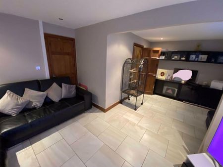 2 Bed Terraced House, New Devonshire Square, M7 - Photo 5