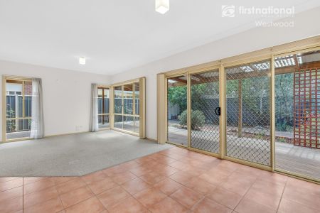 40 Pelham Crescent, 3024, Wyndham Vale Vic - Photo 2