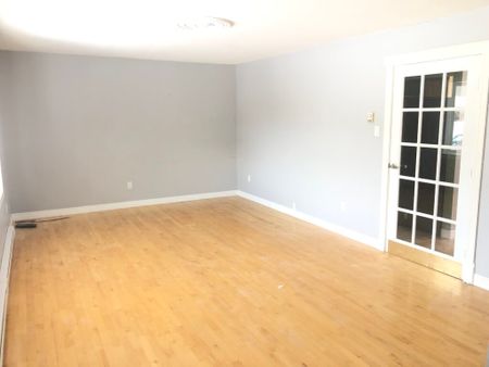 103 Heritage Avenue - Photo 2