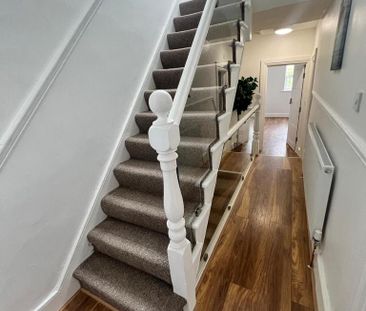 1 bedroom in a house share to rent - Photo 2