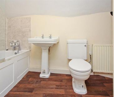 2 bedroom maisonette to rent - Photo 4