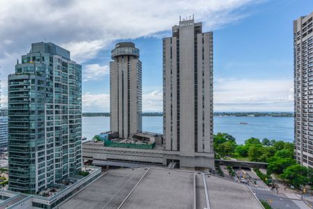 For Lease - 33 Bay Street Unit# 2011, Toronto, Ontario - Photo 4