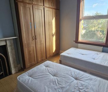 6 bedroom terraced house to rent - Photo 5