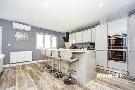 Don Close, Swindon, Wiltshire, SN25 - Photo 3