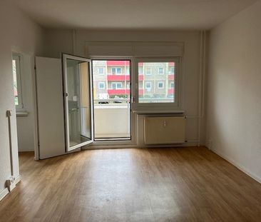 Altersfreundlich mit Aufzug! 1-Zimmer-Wohnung mit Balkon im EG - Photo 2