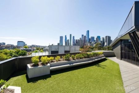 Scandinavian Style One-Bedroom + Study in Prime Location - Photo 2