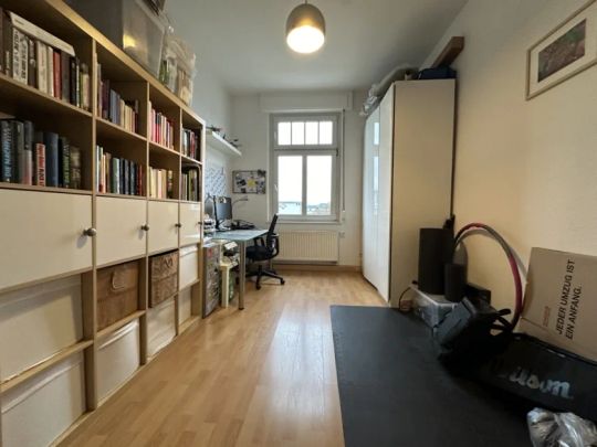 Charmante 3-Zimmer-Wohnung mit 2 Balkonen + Einbauküche - Foto 1