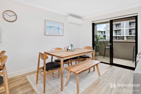 Stylish Coastal Apartment in an Unbeatable Location - Photo 3