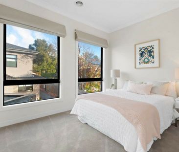 SPACIOUS FOUR BEDROOM HOME IN GREAT LOCATION - Photo 5