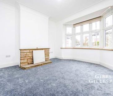 St. Ursula Grove, Pinner, HA5 - Photo 2