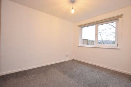 23, Abbeydale Mount, Kirkstall, Leeds, LS5 3RA - Photo 2