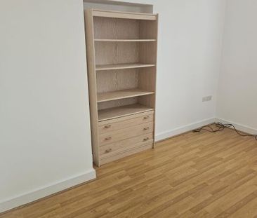 Cambridge Road, Ellesmere Port - Photo 2