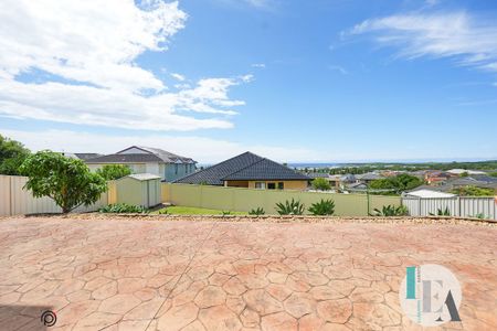 Luxurious Coastal Living: Executive Home with Panoramic Ocean Views in Shell Cove - Photo 5