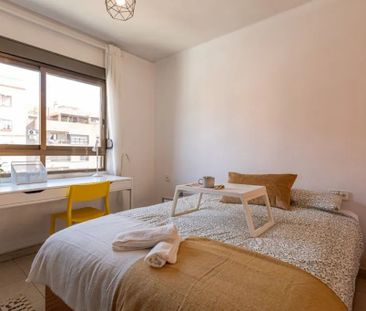 Carrer de les Illes Canàries, Valencia, Valencian Community 46023 - Photo 4