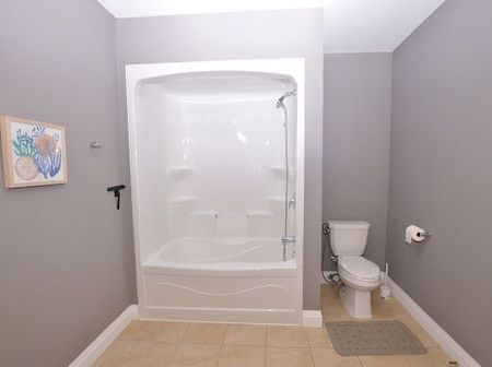 For Lease - 26 Wellington Street Unit# 105, St. Catharines, Ontario - Photo 2