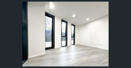 One Bedroom Apartment Ready For Lease! - Photo 2