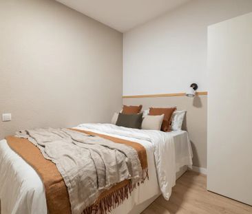 Avinguda de la Mare de Déu de Montserrat, Barcelona, Catalonia 08024 - Photo 1