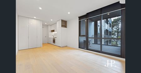 Stylish One- Bedroom Apartment in Prime Box Hill Location - Photo 5