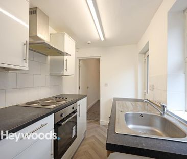 2 bedroom terraced house to rent - Photo 5