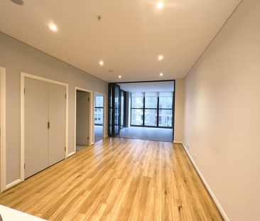 Just Listed - 6 months only - Photo 1