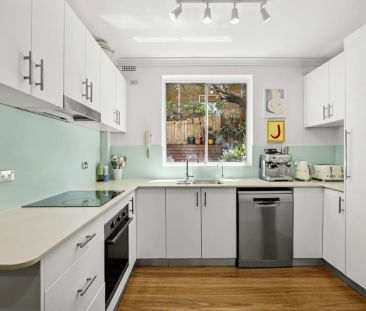 Coastal Retreat Offering Effortless Indoor-Outdoor Living - Photo 3