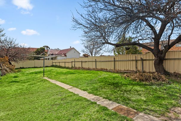 Charming home on Uriarra Road - Photo 1