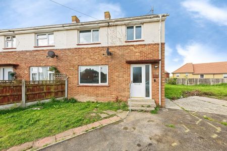 3 bedroom end of terrace house to rent - Photo 4
